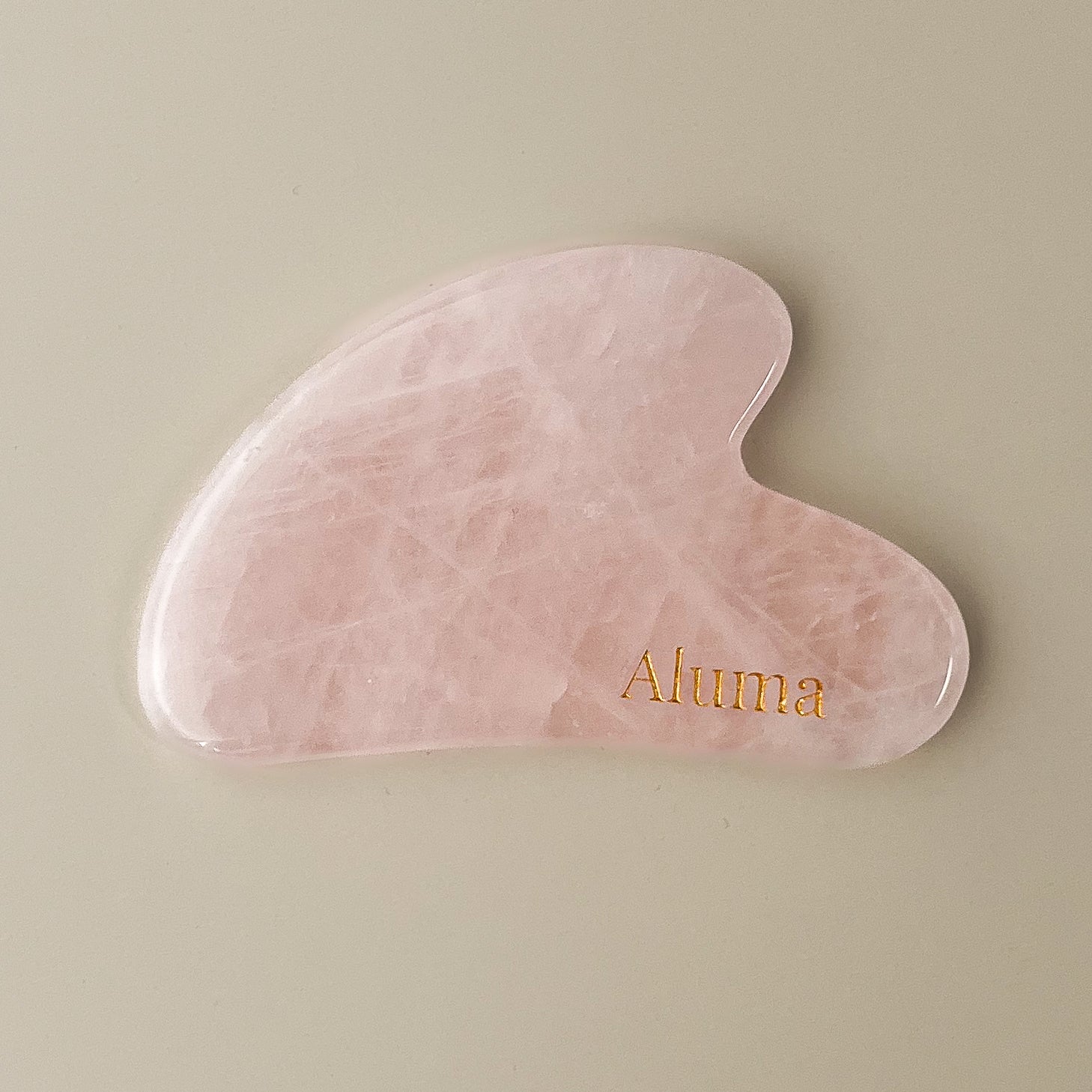 Yin gua sha i rose quartz fra Aluma